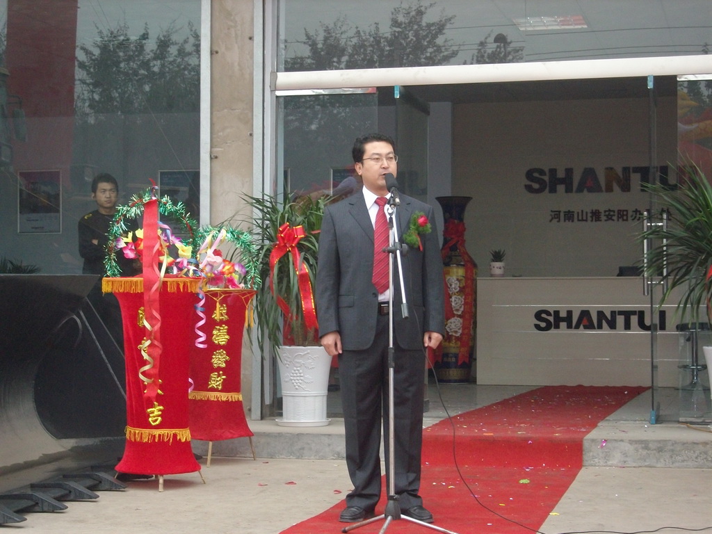 劉占民在商丘辦事處講話(huà)