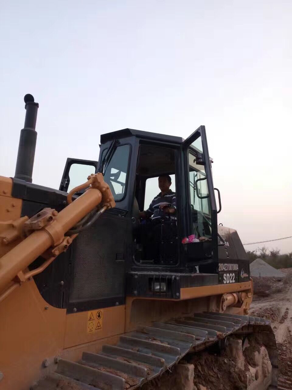河南山推推土機