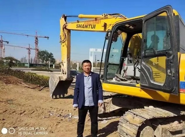 客戶選擇山推挖掘機