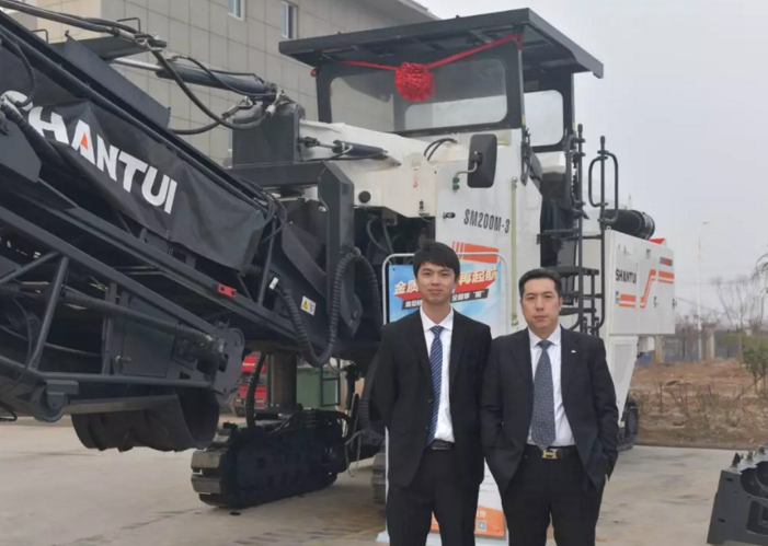 山推銑刨機