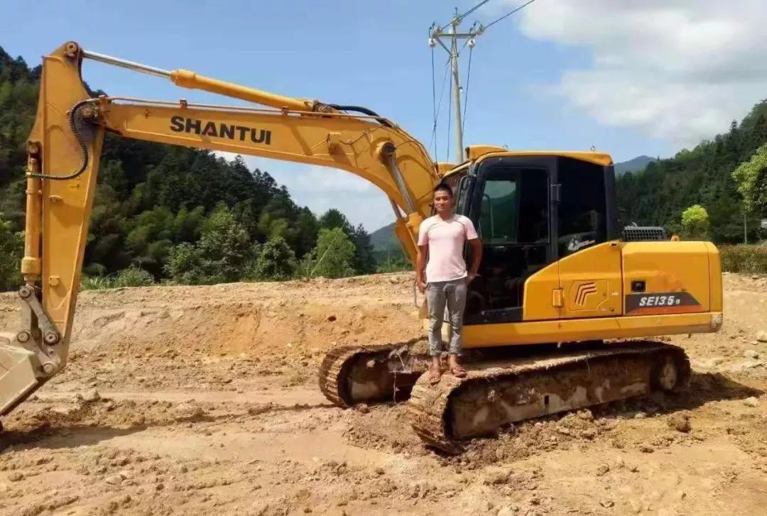山推挖掘機客戶