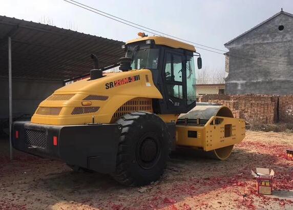 山推SR26M-3型號壓路機