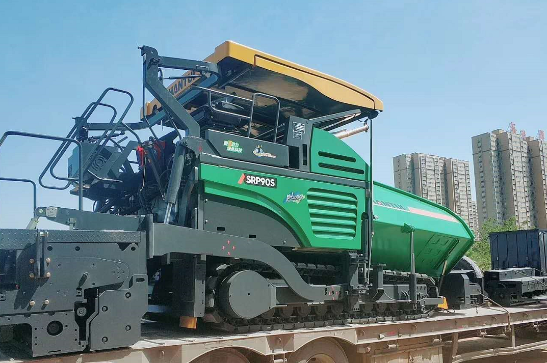山推攤鋪機(jī)助力洛陽工地施工