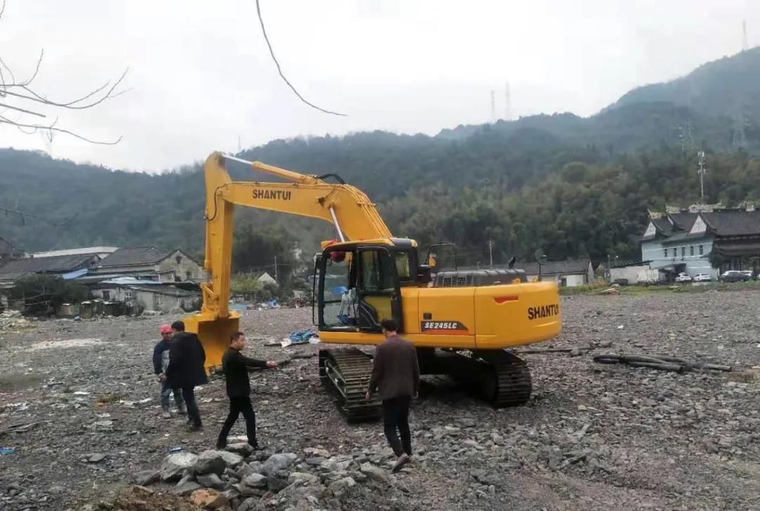 山推挖掘機