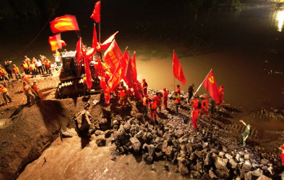 山推推土機(jī)的關(guān)鍵一推，衛(wèi)河成功合攏
