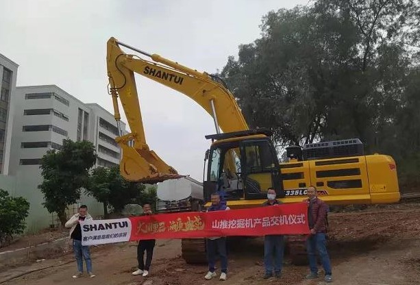 山推挖掘機(jī)新車陸續(xù)交付，恭喜發(fā)財(cái)