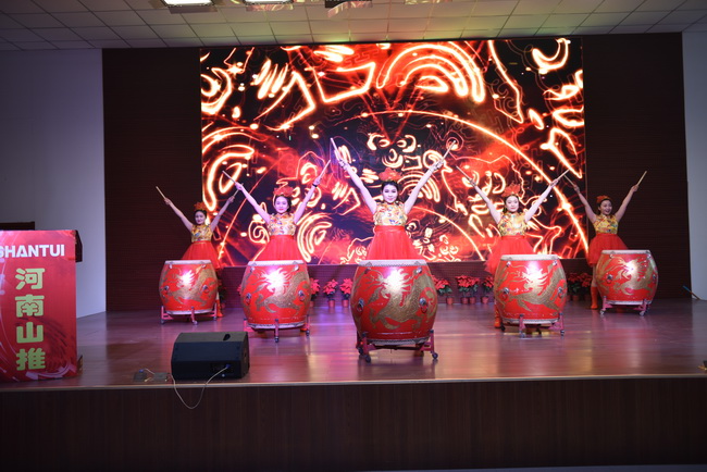 活動(dòng)現(xiàn)場(chǎng)精彩節(jié)目表演