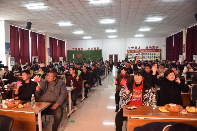 山推挖掘機(jī)國(guó)四新品推介會(huì)活動(dòng)現(xiàn)場(chǎng)圖片