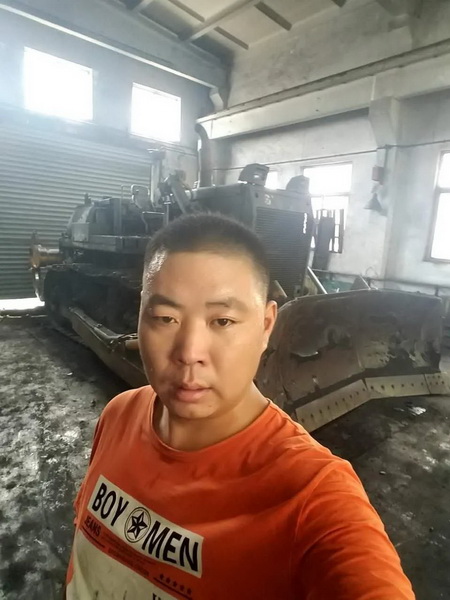 河南山推服務(wù)人員:董師傅 河南山推服務(wù)人員:董師傅